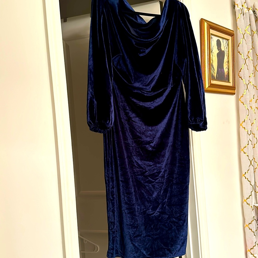 2XL crushed velvet deep blue sweater. 3/4 sleeves rouched